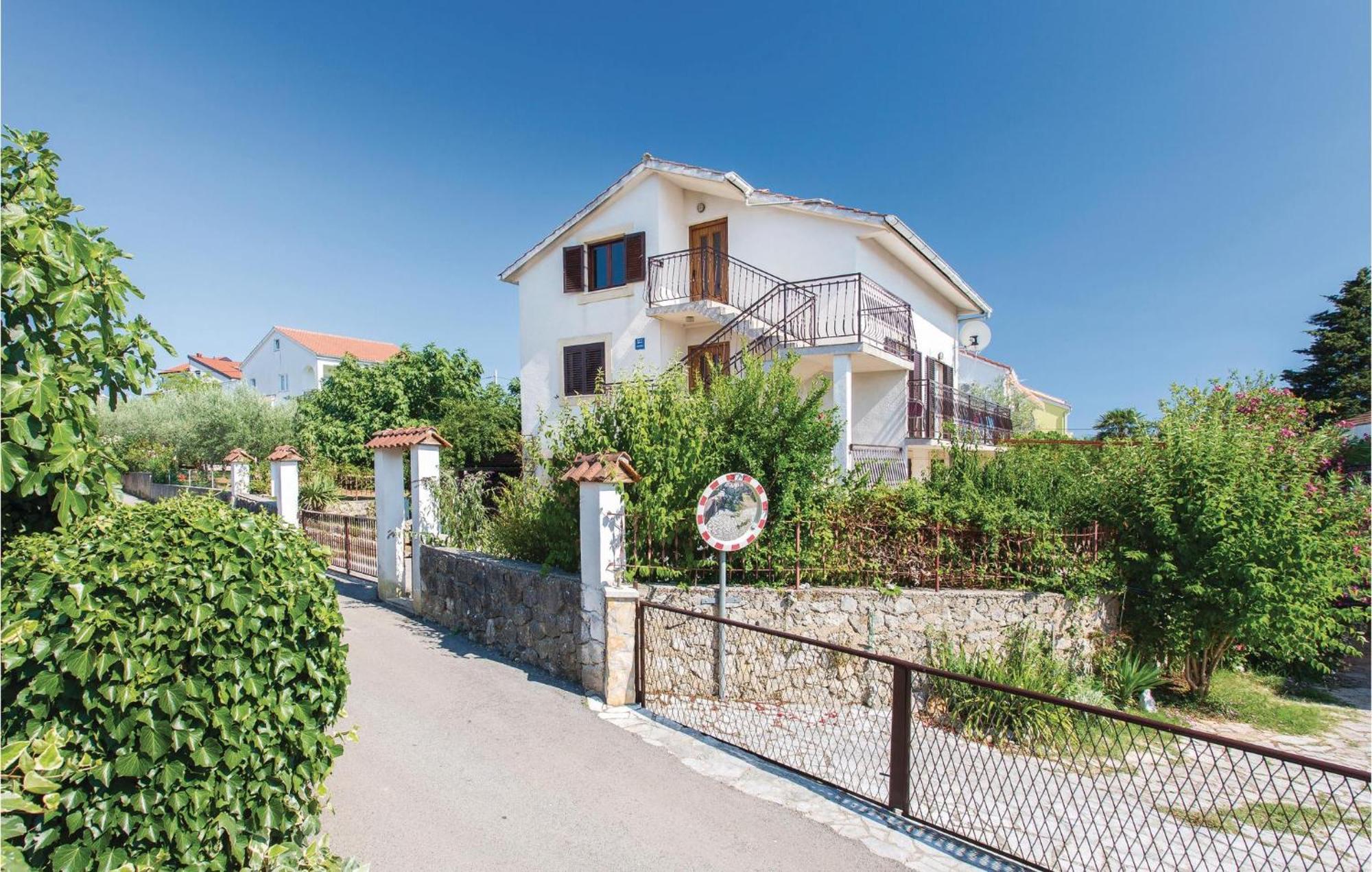 Lovely Apartment In Krk With Kitchen Brzac Exteriér fotografie