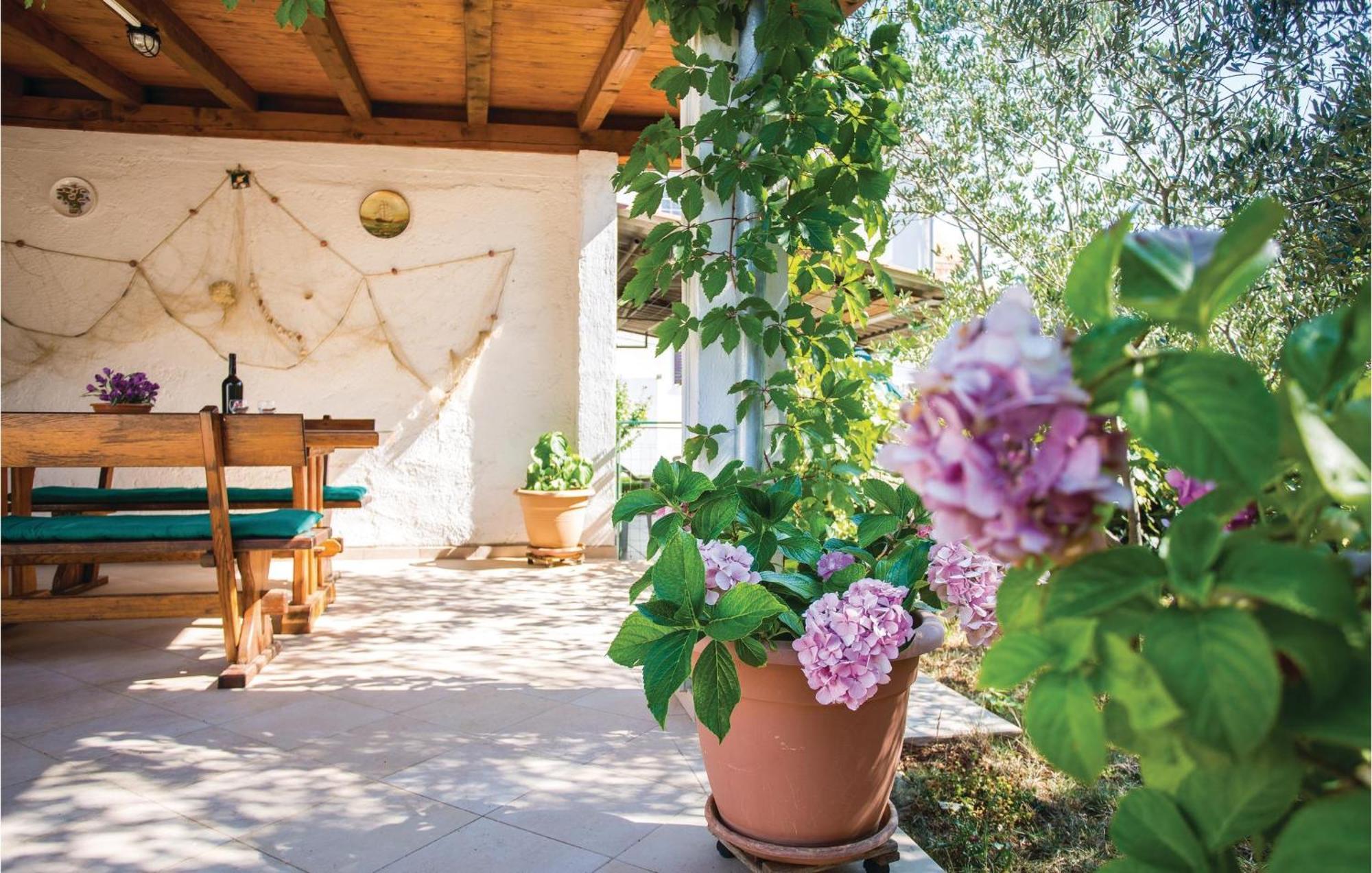 Lovely Apartment In Krk With Kitchen Brzac Exteriér fotografie