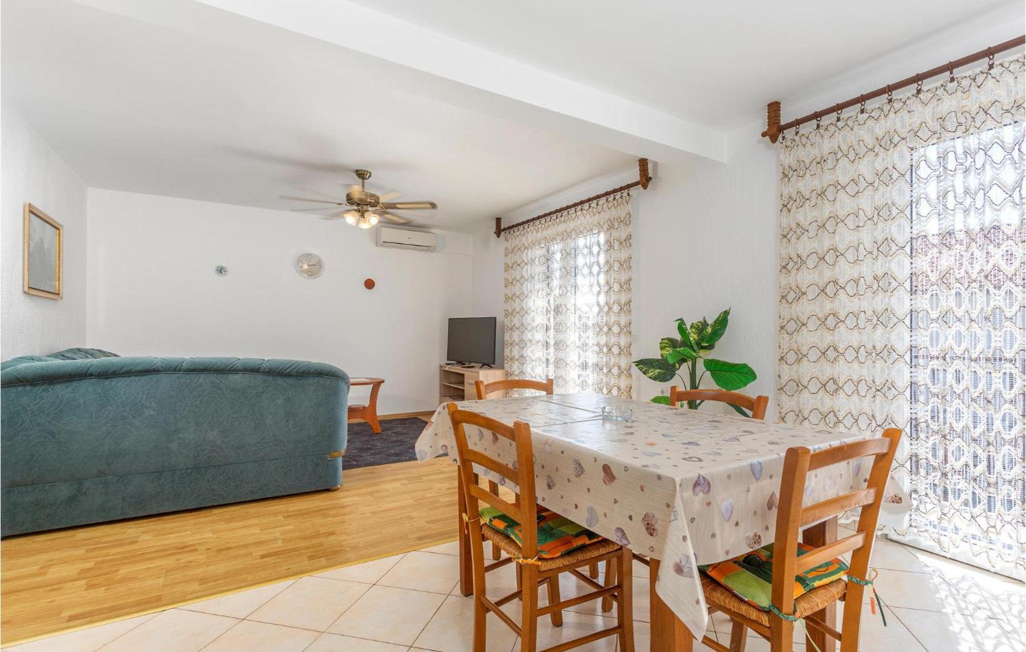 Lovely Apartment In Krk With Kitchen Brzac Exteriér fotografie